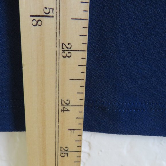 Banana Republic* Women's Sleeveless Boatneck Straight Hem Keyhole Blouse~ Small - Picture 5 of 7